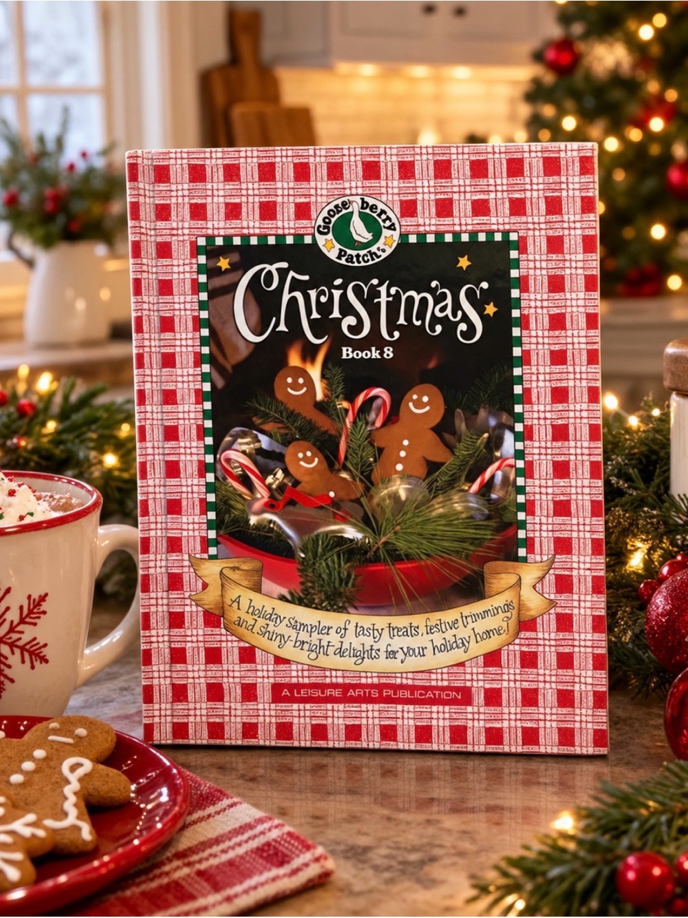 Gooseberry Patch Hard Cover Christmas Book Eight Like New Condition